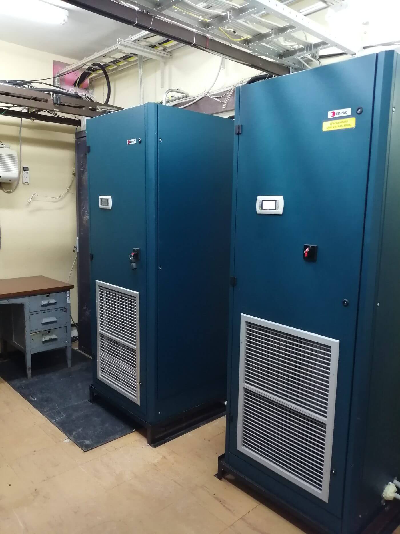 Unidades de climatización de precisión instaladas en una sala técnica