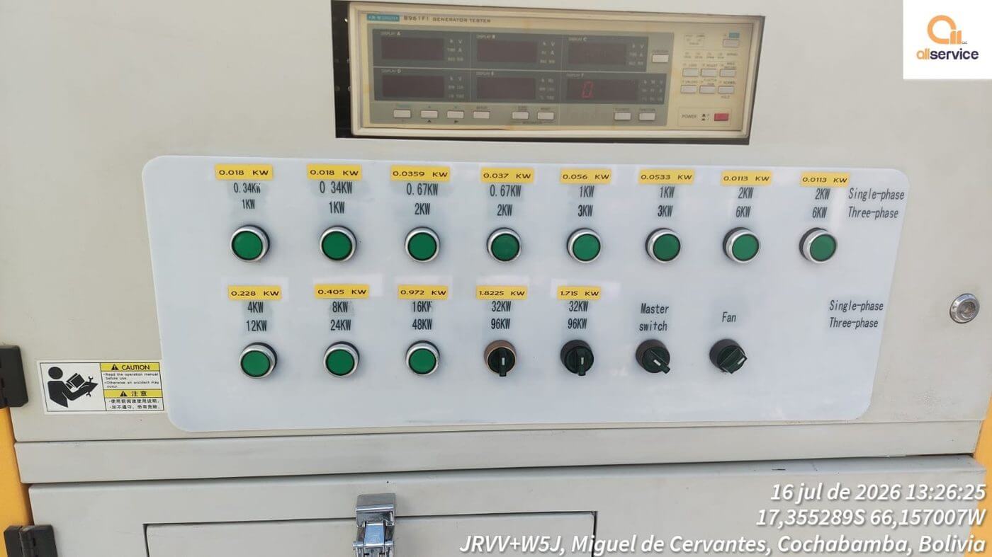 Panel de control de un banco de carga resistivo durante una prueba