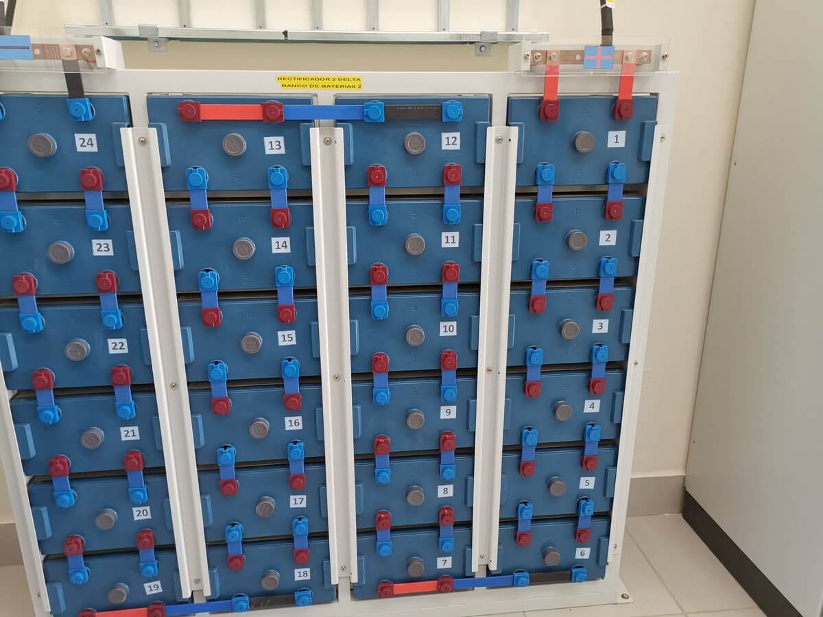 Banco de baterías de un sistema UPS